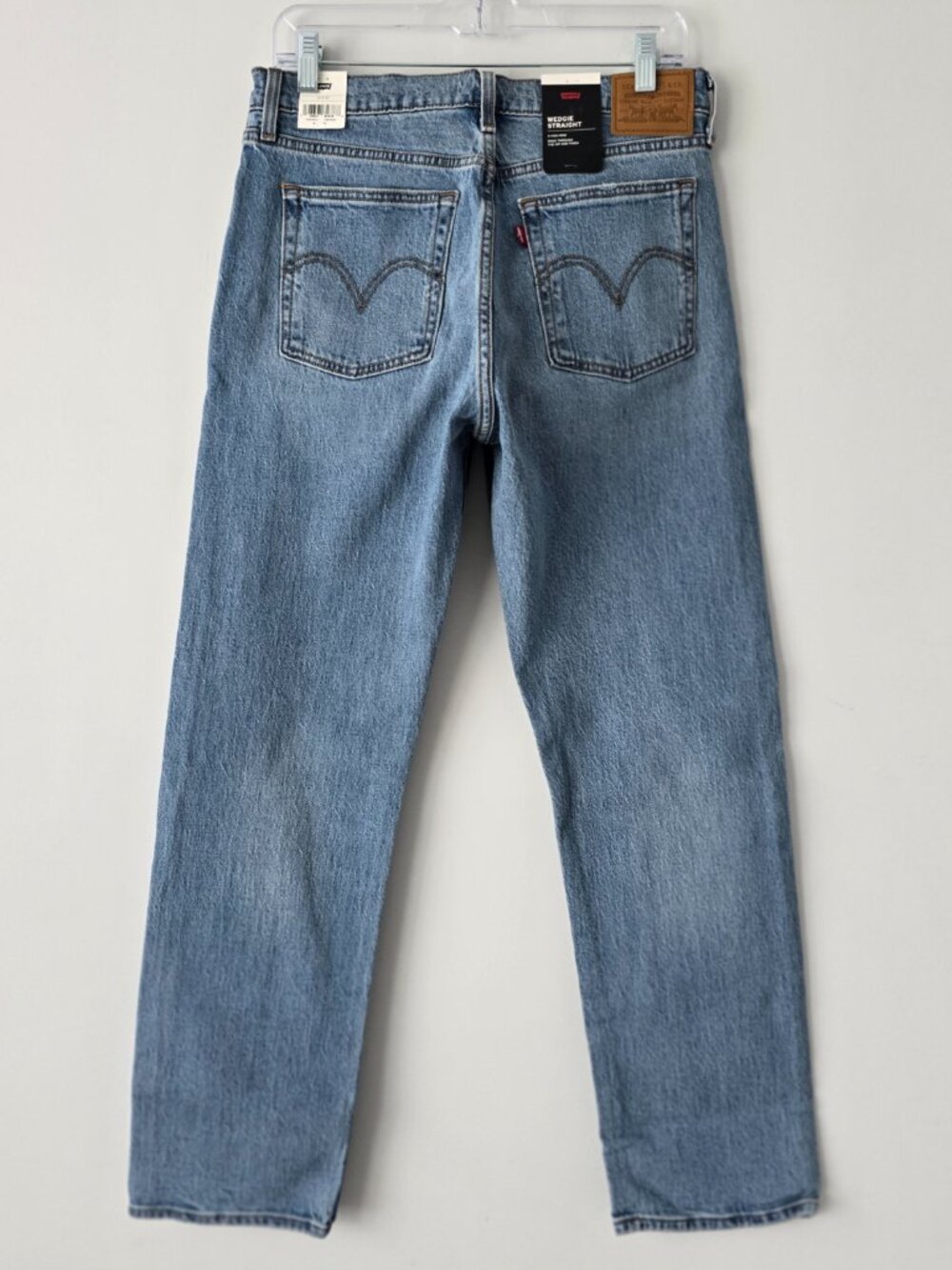Levi's Premium Wedgie Straight Jeans 30 Light Wash 90s NWT - Picture 2 of 9